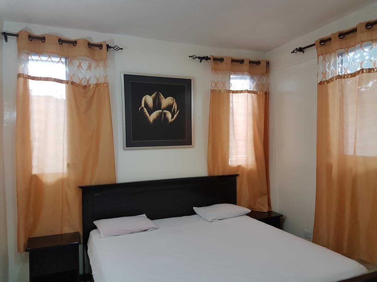Maryland Guesthouse Monrovia Exterior photo