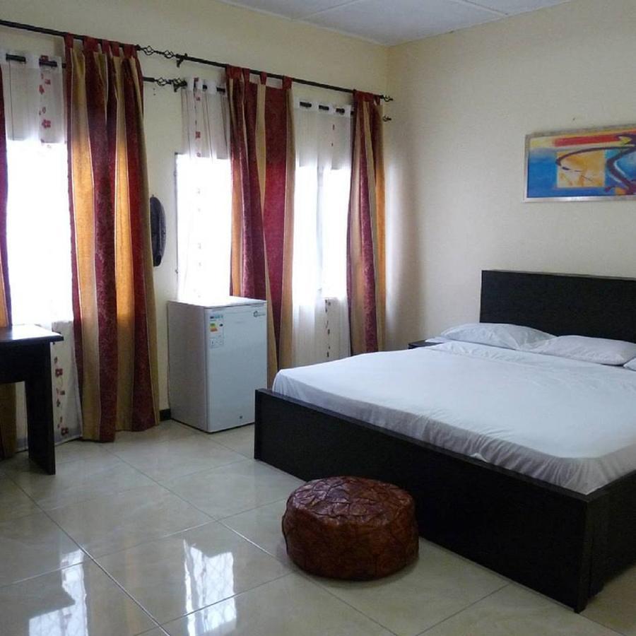 Maryland Guesthouse Monrovia Exterior photo